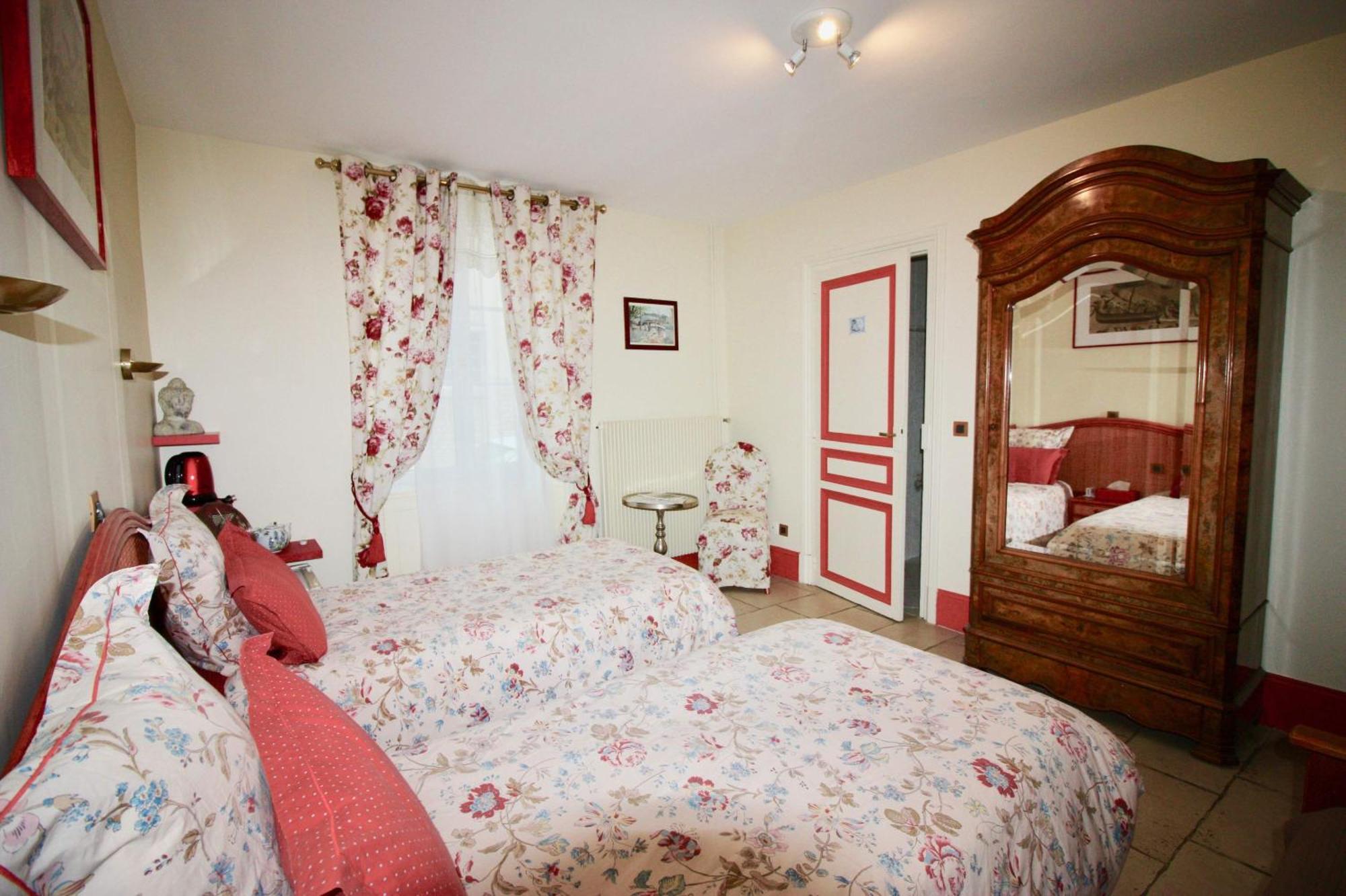 Aggarthi Bed And Breakfast Bayeux Habitación foto