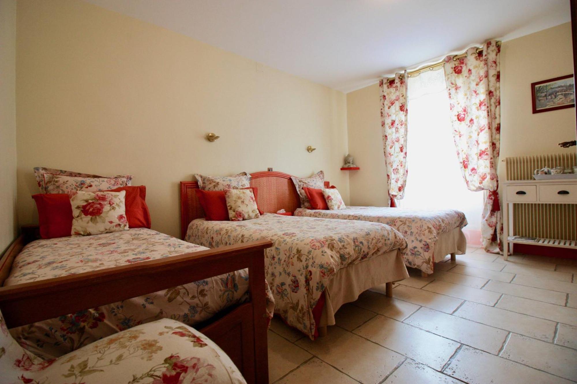 Aggarthi Bed And Breakfast Bayeux Habitación foto